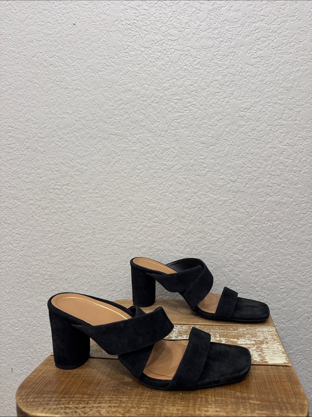 Vionic Merlot Black Suede Slide Sandals Size 8 - Picture 2 of 8